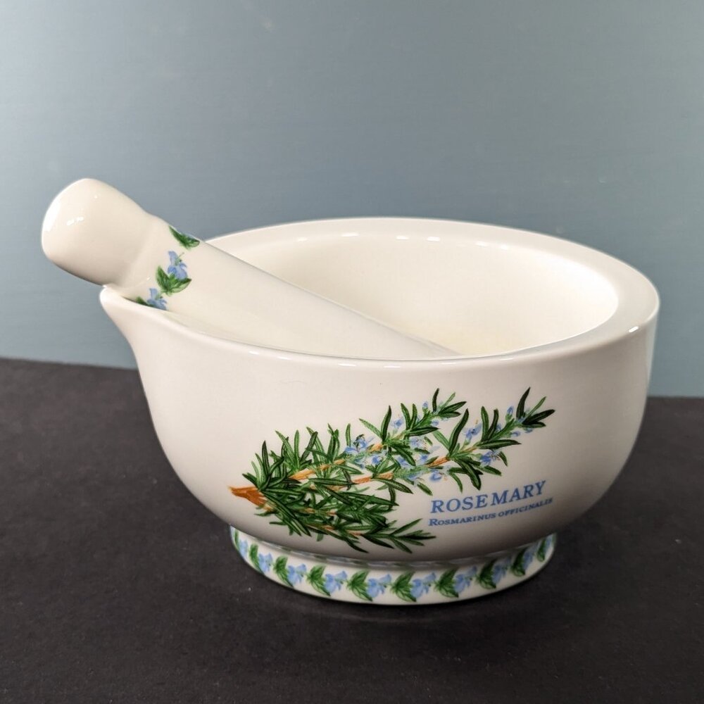 Maxwell Williams Fragrant Garden Rosemary Porcelain Martar and Pestle